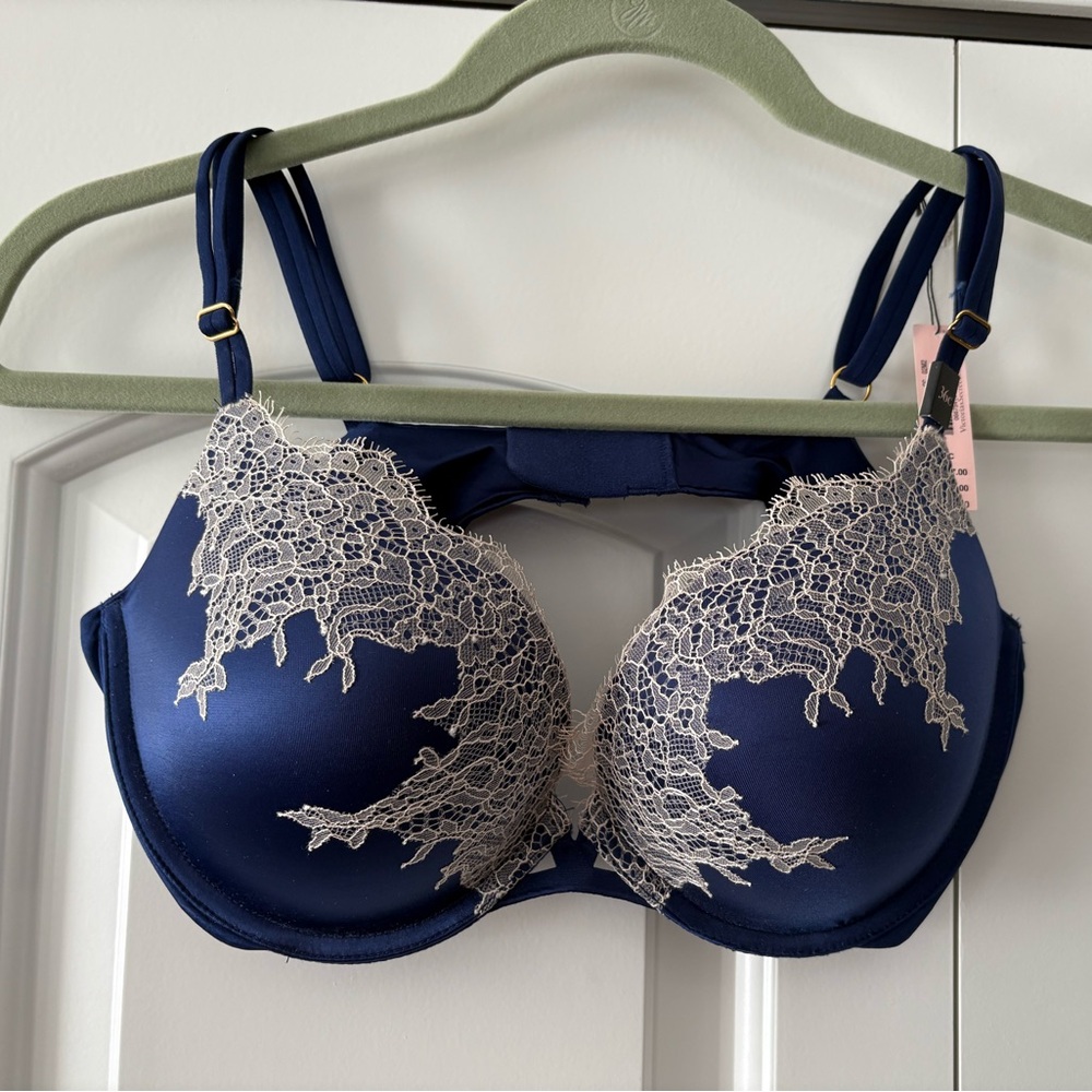 NEW Elegant Lace Trimmed Navy Blue Bra